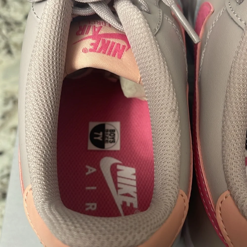 AIR FORCE 1 - Picture 8 of 11